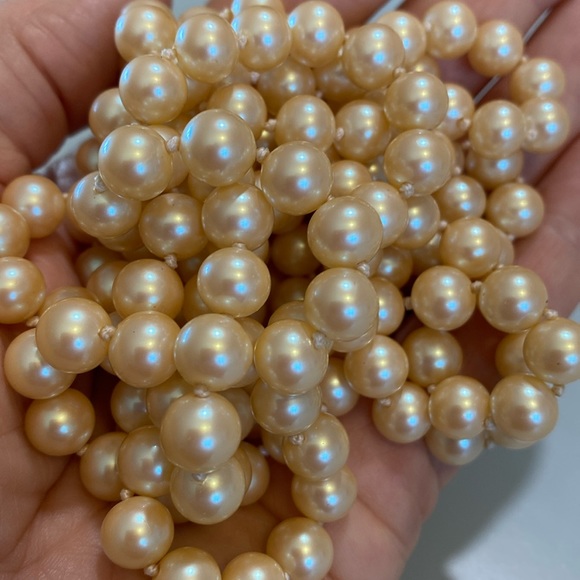 Vintage Man-made Pearl Stunner Necklace - Picture 5 of 5